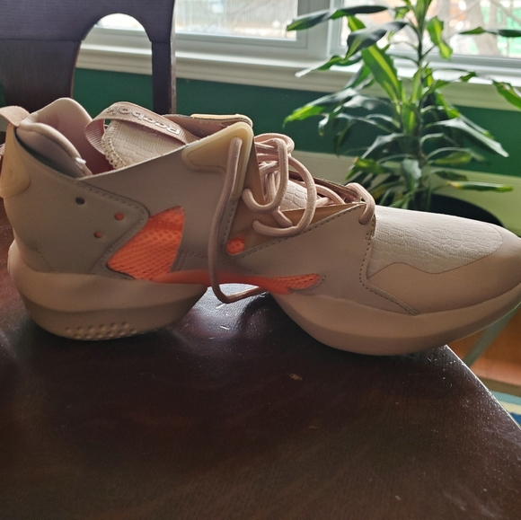 Reebok runners - Picture 3 of 5